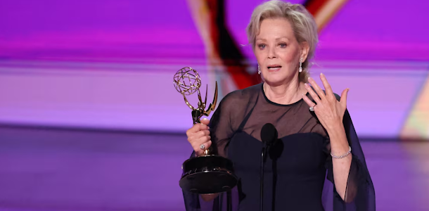 Hacks earns Best Comedy Series over The Bear!