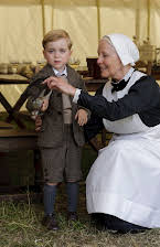 Oliver Barker som Young Arthur 2 yrs