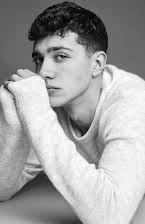 Bruce Herbelin-Earle som 