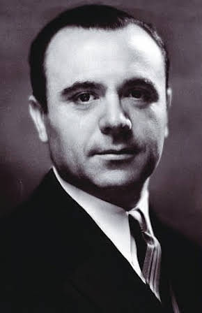 José Iturbi as 