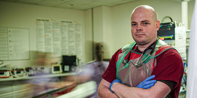 9:00 PM: 999: Critical Condition (S1 E5) (S1) | 5 Star | 12/9 2025