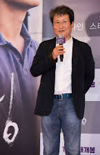 Seong-kun Mun as Lawyer