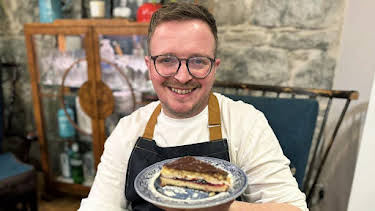 8:30 PM: Greim-Bìdh le Gregor (S1 E1) (S1) | BBC Alba | 4/2 2026