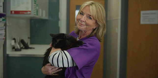 3:20 PM: Fern Britton: Inside the Vet's (S1 E6) (S1) | ITV3 | 11/23 2025