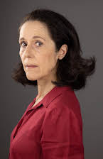 Glynis Davies som Laurie Baker