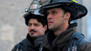 02:45: Chicago Fire (S1 E9) (S1) | Viasat Series | 5/26 2026