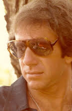 Steven Hilliard Stern como 