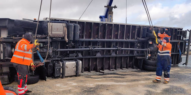 3:05 AM: Trucking Hell (S8 E17) (S8) | Paramount | 11/5 2025