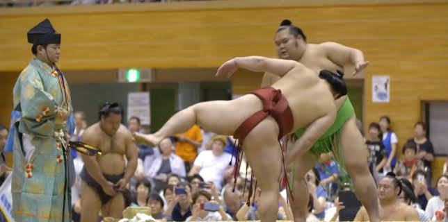 18:45: Die harte Welt des Sumo - Kalorien, Drill, Skandale | ZDFinfo | 12/4 2025