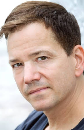Frank Whaley as 