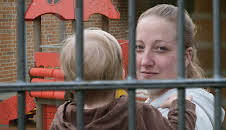 Eltern hinter Gittern