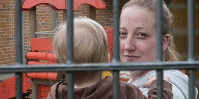 19:45: Eltern hinter Gittern | ZDFinfo | 10/28 2025