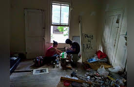 The Trade, Season 1: Episode 1