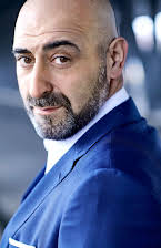 Özgür Karadeniz as 