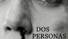 Dos personas intercambiando saliva