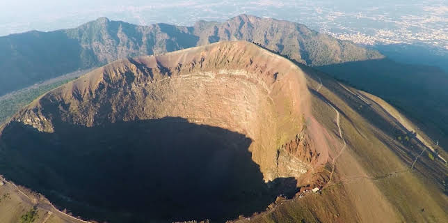 02:15: Pompeji - Protokoll einer Katastrophe | ZDFinfo | 1/11 2026