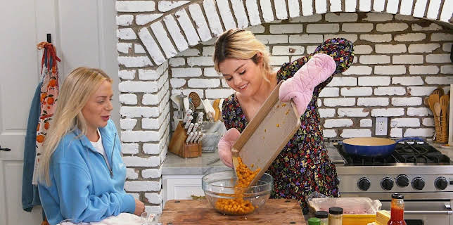 14:00: Selena Gomez kocht - Genussvoll lernen | Sixx | 2/28 2026