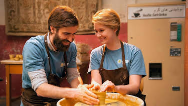 00:15: Das Institut - Oase des Scheiterns (13) | BR Fernsehen | 12/12 2025