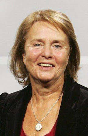 Petra Kelling as 