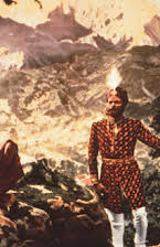 Esmond Knight som Old Defender