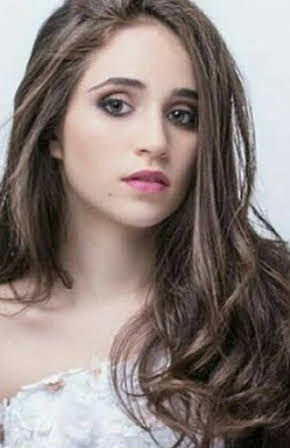 Carolina Kopelioff as 