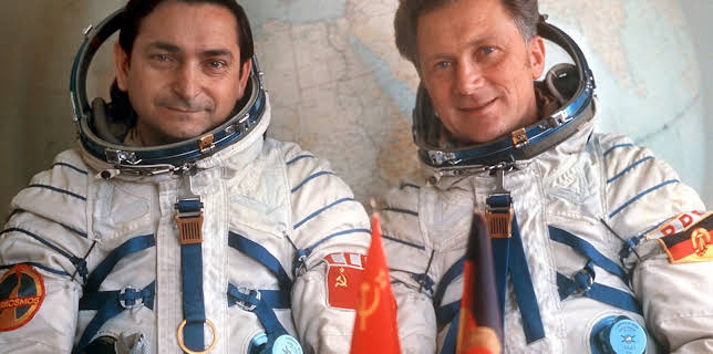 17:00: History Deutschland - Meilensteine und Mythen | ZDFinfo | 12/31 2025