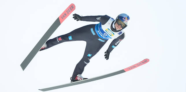 15:55: V-cup, hopp: Stor bakke, menn | TV 2 | 11/23 2025