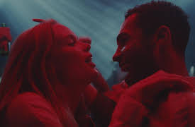 Threesome S01: Bar Therapy