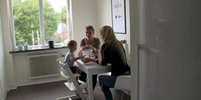 07:20: Unga Mammor (S2 E25) (S2) | TV3 | 12/7 2025