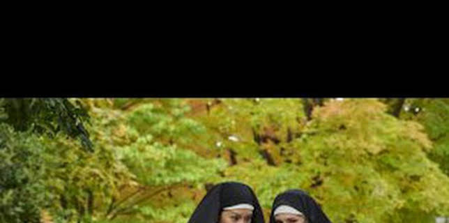 22:58: SurrealEstate (T3): Ep.10 El elefante en la habitación | SYFY | 12/8 2025