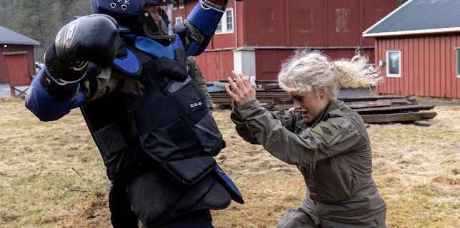 19:55: Kompani Lauritzen: Tropp 4 | TV 2 | 11/20 2025