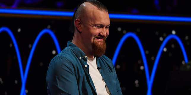 11:45 PM: Millionaire Hot Seat (S1 E8) (S1) | ITV4 | 2/9 2026