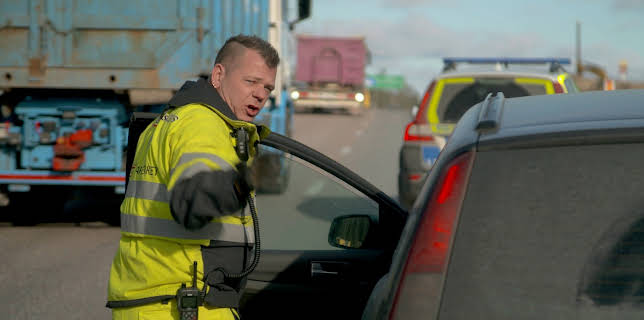 16:55: Vägens hjältar (S9 E1) (S9) | Kanal 9 | 12/30 2025