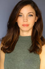 Stephanie Honoré som Atlas Groupie