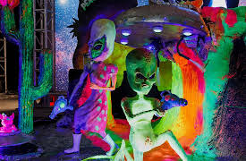 Super Mega Cakes, Season 1: Alien Invasion