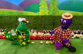 Dorothy the Dinosaur Season 1: A Border of Shells