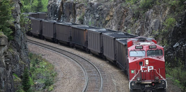 10:00 PM: Rocky Mountain Railroad | Nat Geo Wild | 10/30 2025