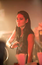 Kumiko Konishi som Female Bartender