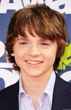 Joel Courtney som 