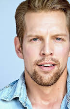 Shawn-Caulin Young como 