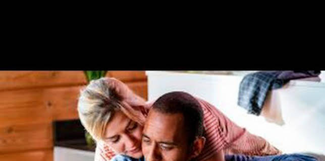 21:00: Asesinatos en la montaña (T1): Ep.4 Interés o amor | COSMO | 12/18 2025