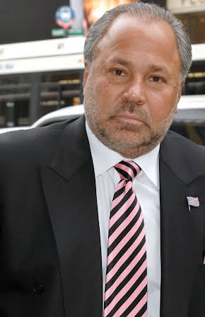 Bo Dietl as 