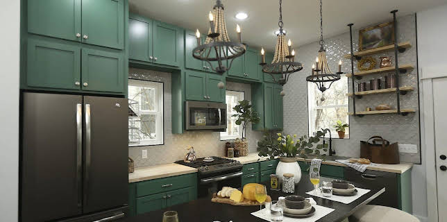 10:15: Good Bones - Mutter, Tochter, Home-Makeover | Sixx | 2/14 2026