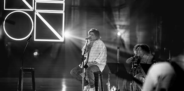 03:34: Philipp Poisel: Neon Acoustic Orchestra | 3SAT | 2/8 2026