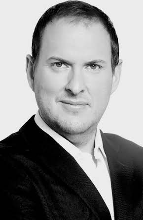 Andrés Parra as 