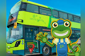 Gecko's Real Vehicles: Gecko and the Double Decker Bus
