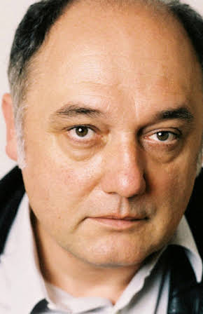 Karl Fischer as Professor Pfefferkorn