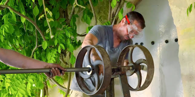 8:55 AM: Chateau DIY | More 4 | 11/27 2025