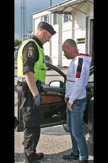 00:46: Control de fronteras: Suecia: Quitarse la ropa | Discovery | 4/4 2026