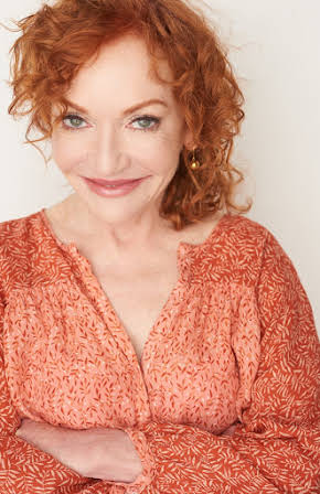 Nancy McLoughlin as Lizbeth